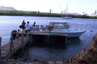 ダイビングボート